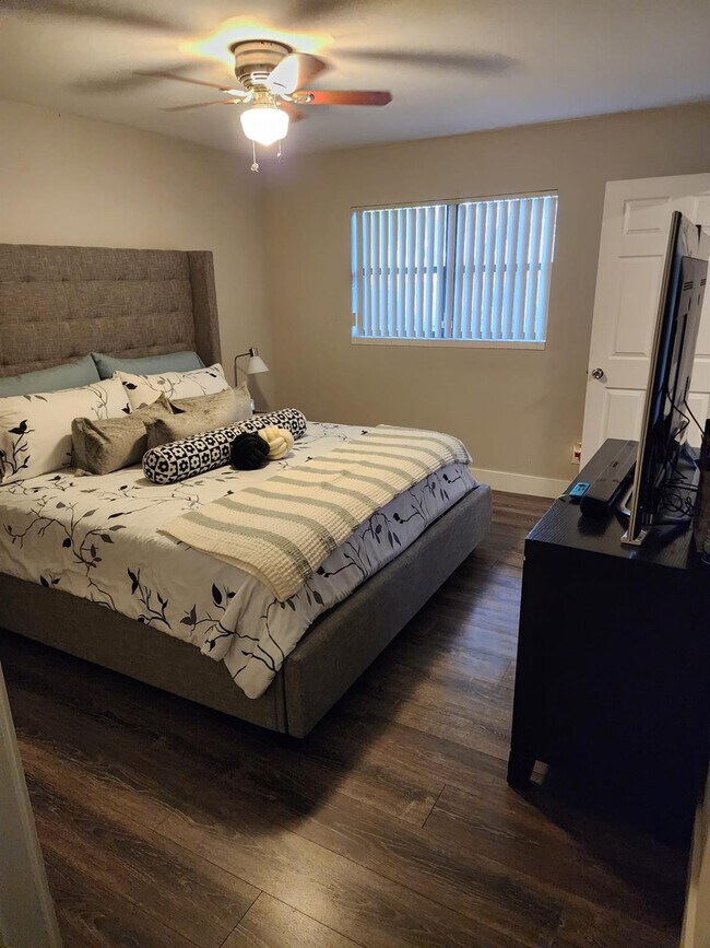 Building Photo - 3973 NW 87th Ave