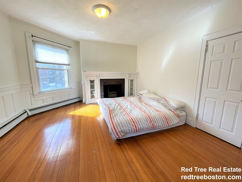 Building Photo - 17 Regent Cir