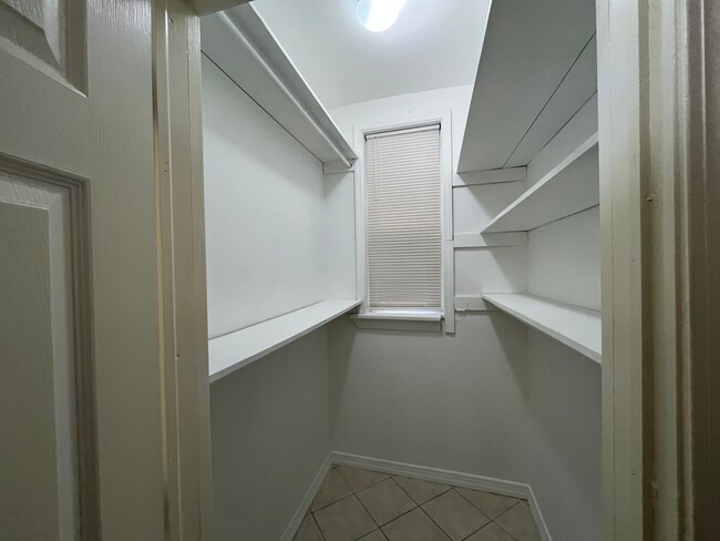 Building Photo - 4345 S Artesian Ave