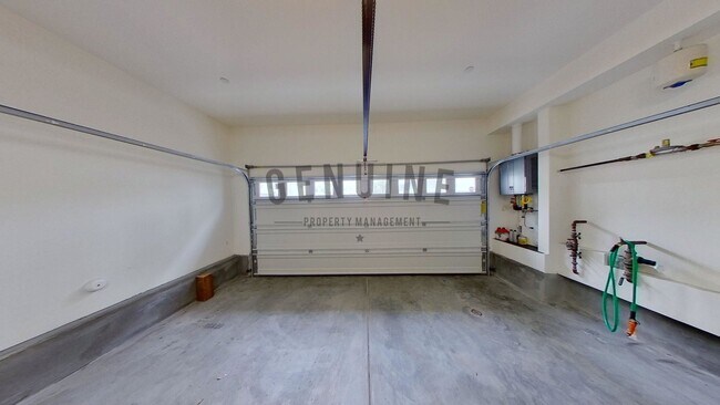 Building Photo - Beautifully Furnished 3Bd 3.5Ba Condo in Costa Mesa