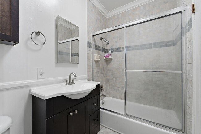 Building Photo - 408 N Spaulding Ave