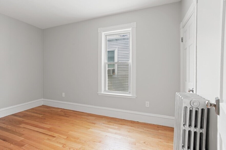 Building Photo - 426 Bowdoin St