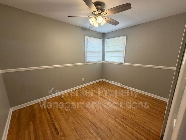 Building Photo - 221 River Rd