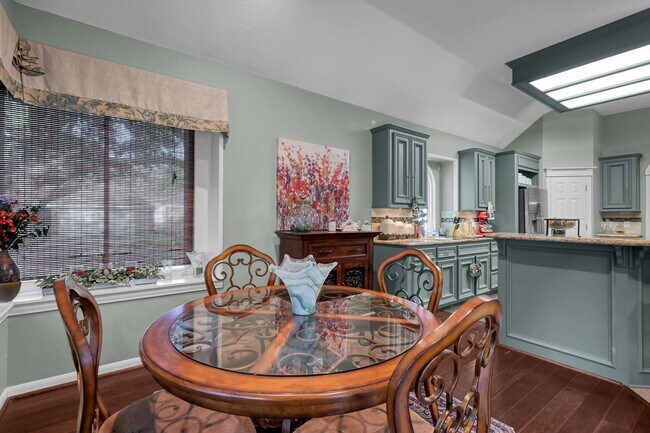 Building Photo - 192 Monterrey Rd W