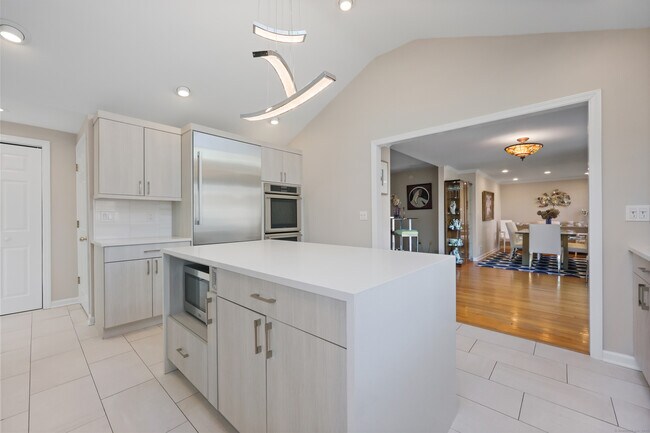 Building Photo - 6 Tonetta Cir