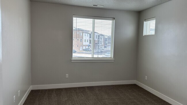 Building Photo - 767 N 260 W