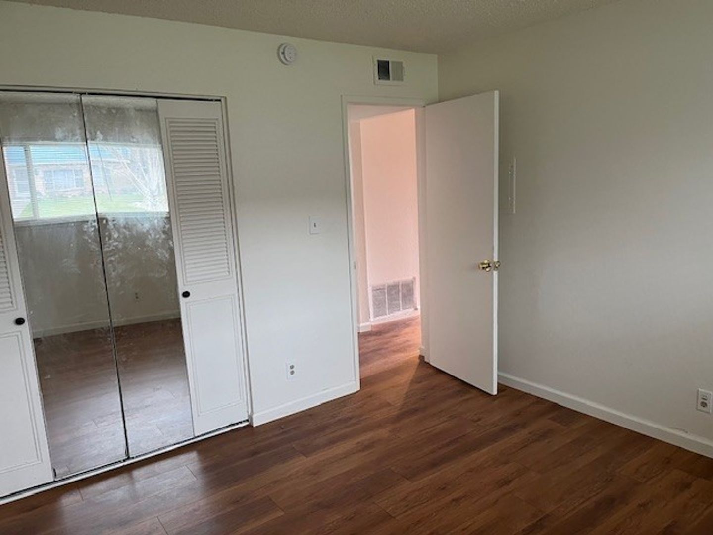 Building Photo - Condo: 2 Bedroom / 1 Bathroom - Citrus Heights
