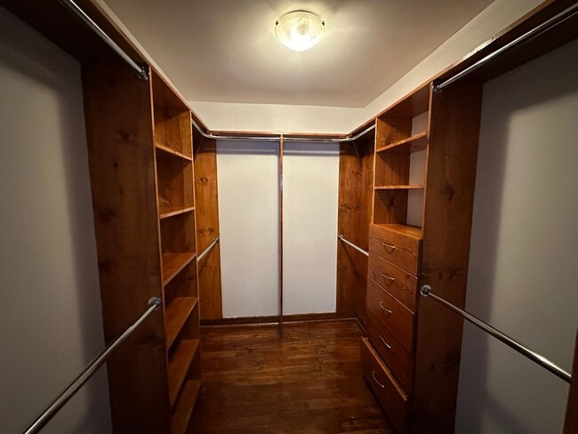 Building Photo - 1023 Neil Ave