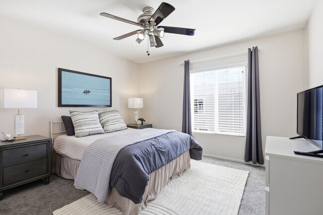 Building Photo - Point Loma, "The Bay" 2 bed 2 Bath Townhome now available! Amazing amenities, don't miss out