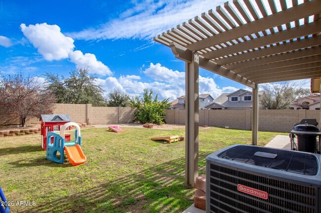 Building Photo - 16019 W Linden St