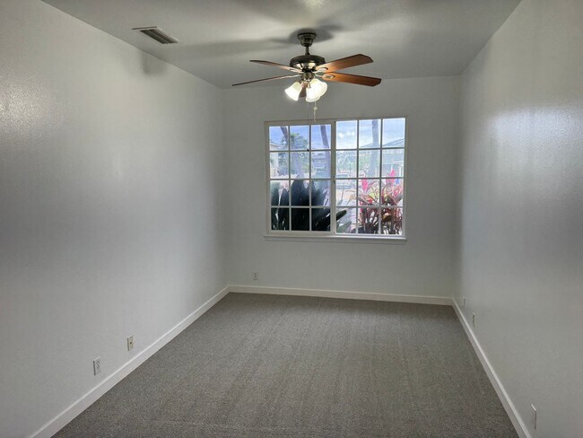 Building Photo - Spacious 7-bedroom, 4-bath single-family residence in Ewa Beach