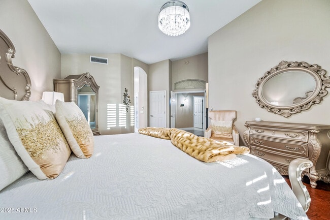 Building Photo - 1817 E Willow Tree Ct