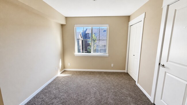 Building Photo - 931 4th Ave NE
