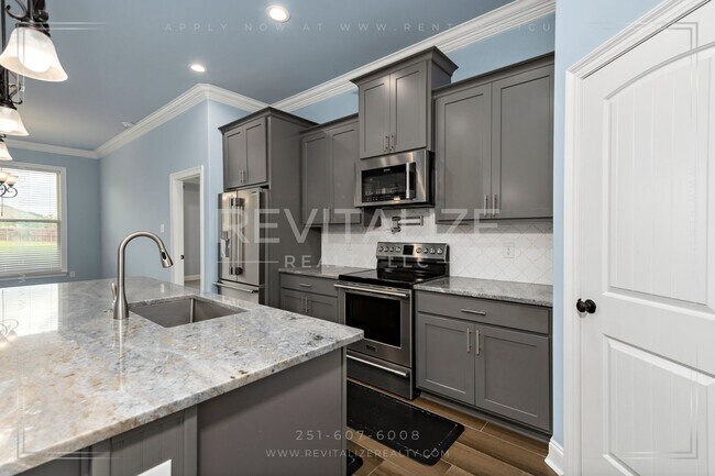 Building Photo - Stunning Luxury Home in Silverhill with Huge Diamond Shaped Backyard!