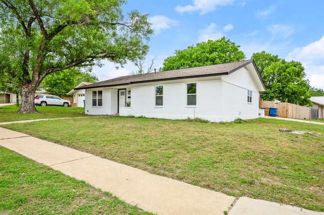 Primary Photo - 9006 Lodge Ct