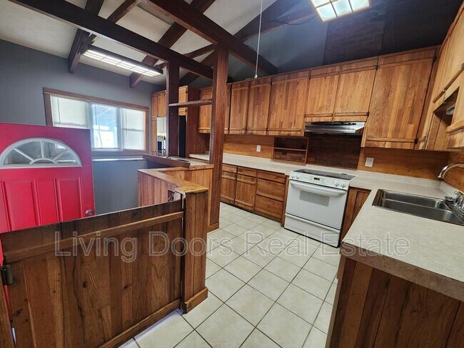 Building Photo - 1811 S 23rd St