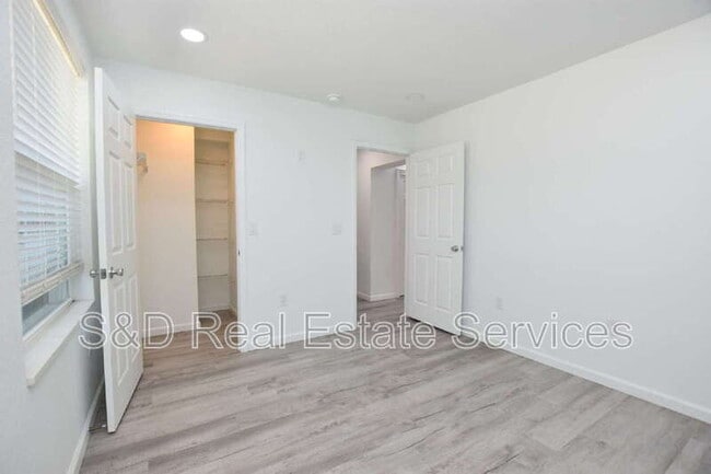 Building Photo - 3032 Spirit Lake Dr