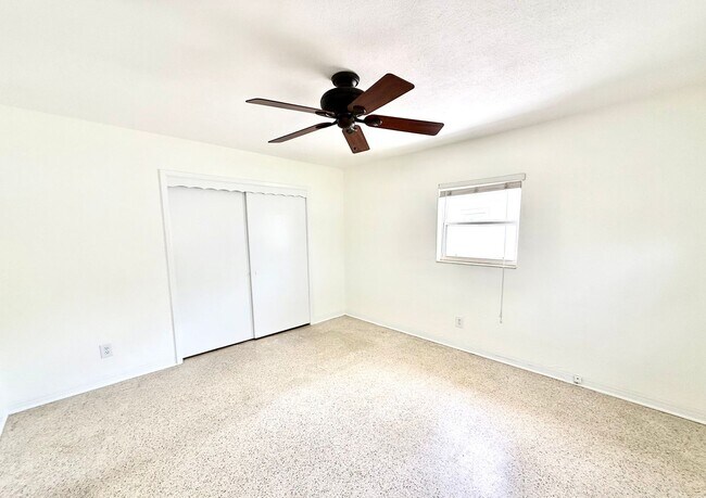Building Photo - Waterfront Home for Rent – 2BR/2.5BA + Doc...