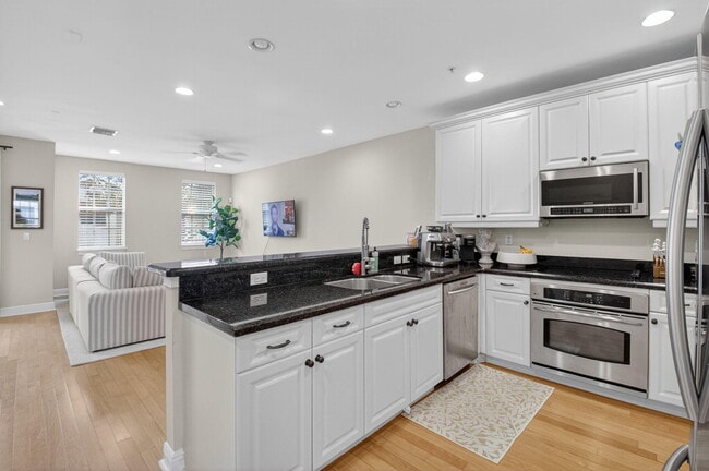 Building Photo - 1054 E Heritage Club Cir