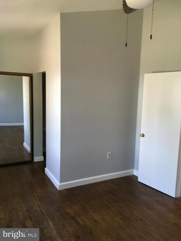 Building Photo - 15205 Streamside Ct