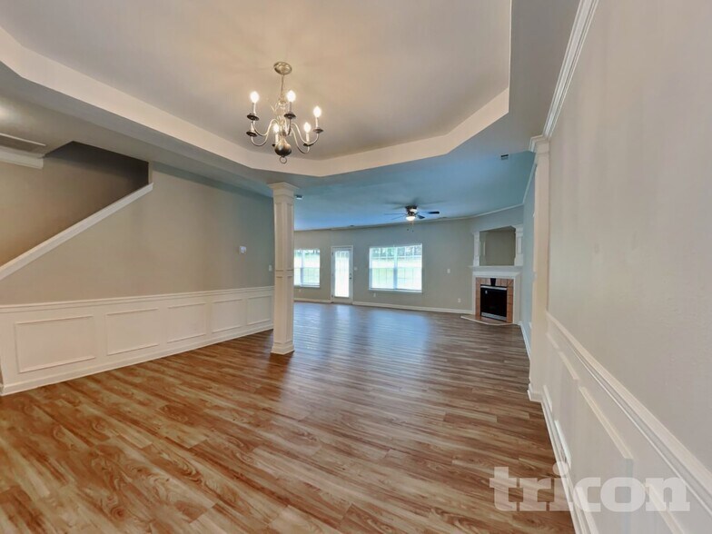 Building Photo - 1129 Hawick Dr