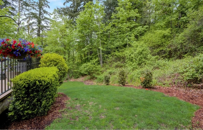 Building Photo - 4 bed/4bath, 5000sqft, adult home? Sober living? Barton Park!