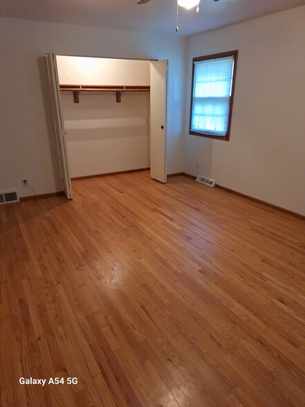 Master bedroom - 6405 Milwaukee Ave