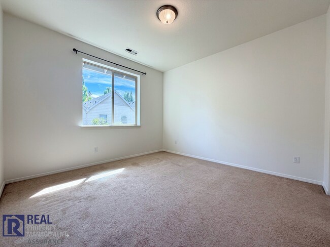 Building Photo - 18658 SW Hideo Ct