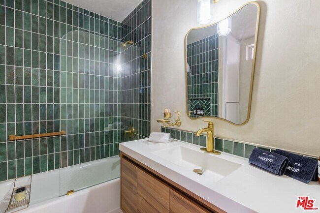 Building Photo - 71658 Cactus Dr