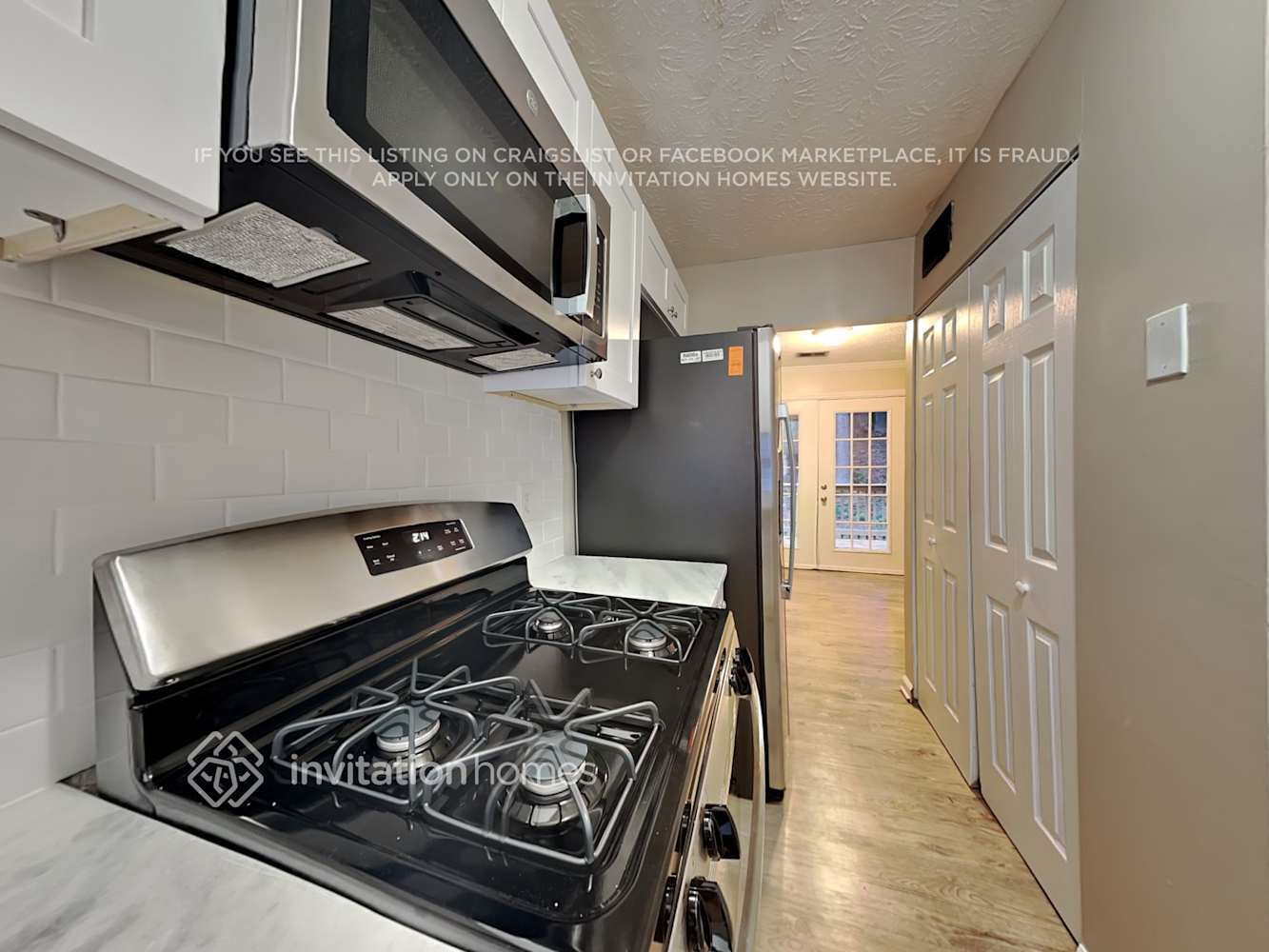 Building Photo - 715 Country Manor Way
