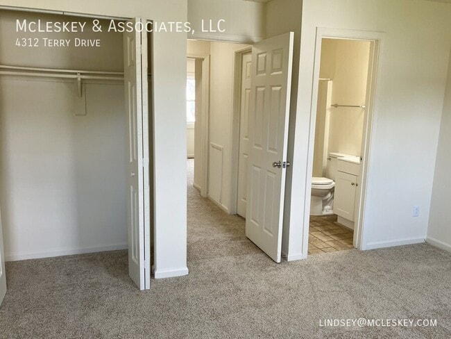Building Photo - 4312 Terry Dr