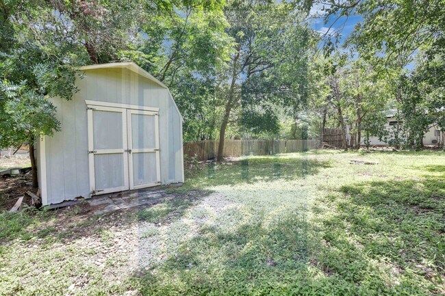 Building Photo - 2305 Balboa Rd