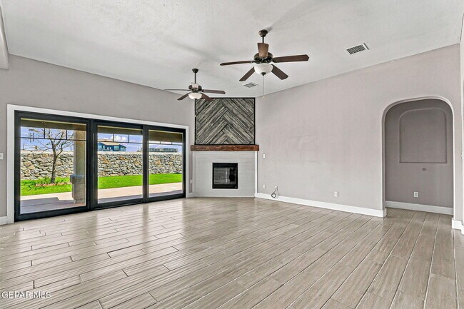 Building Photo - 14420 Navajo Point Dr