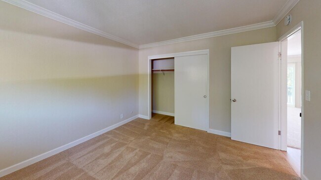 Building Photo - 998 Ignacio Blvd