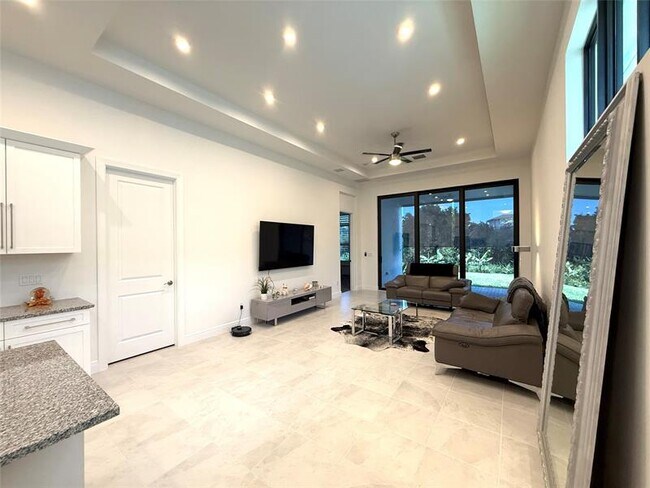 Building Photo - 187 SE Via Sangro