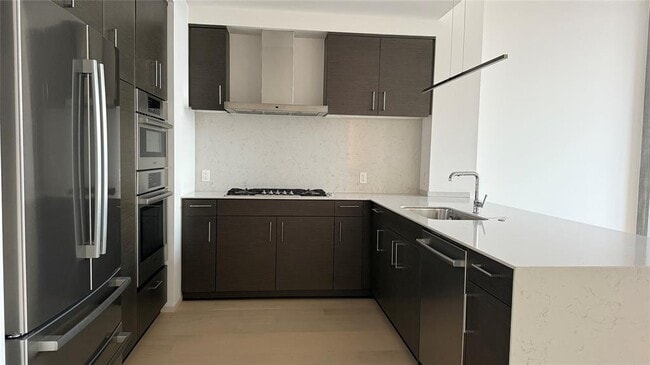 Building Photo - 301 West Ave