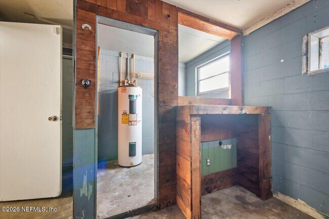 Building Photo - 10814 Indies Dr S