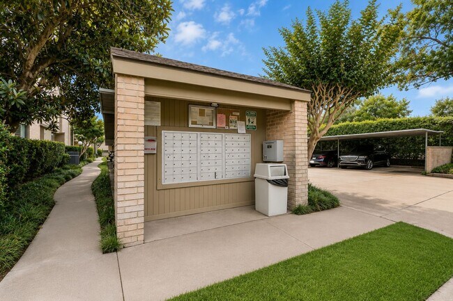 Building Photo - 10053 Westpark Dr