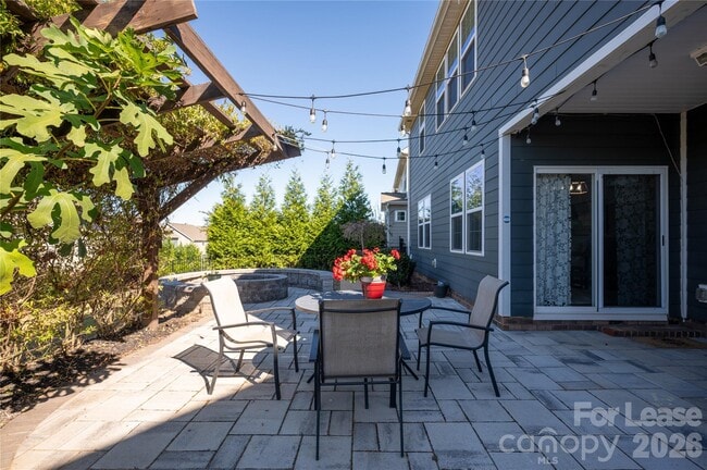 Building Photo - 7019 Hamilton Mill Dr