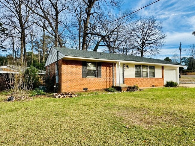 Building Photo - 3405 Vermont Dr