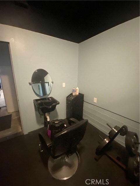 Building Photo - 18700 Oak Grove Rd