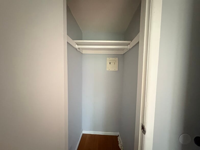 24 Beacon Ave 6 - 22 Beacon Ave