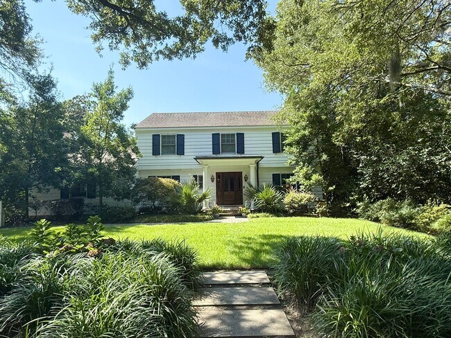 Primary Photo - Stunning Single Family Home in The Crescent