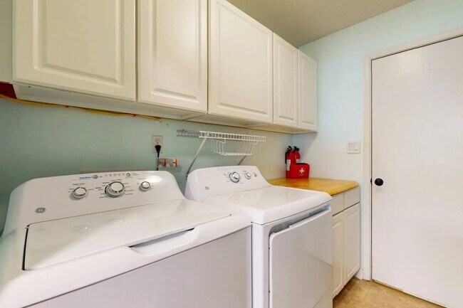 Building Photo - 5111 Keystone Dr