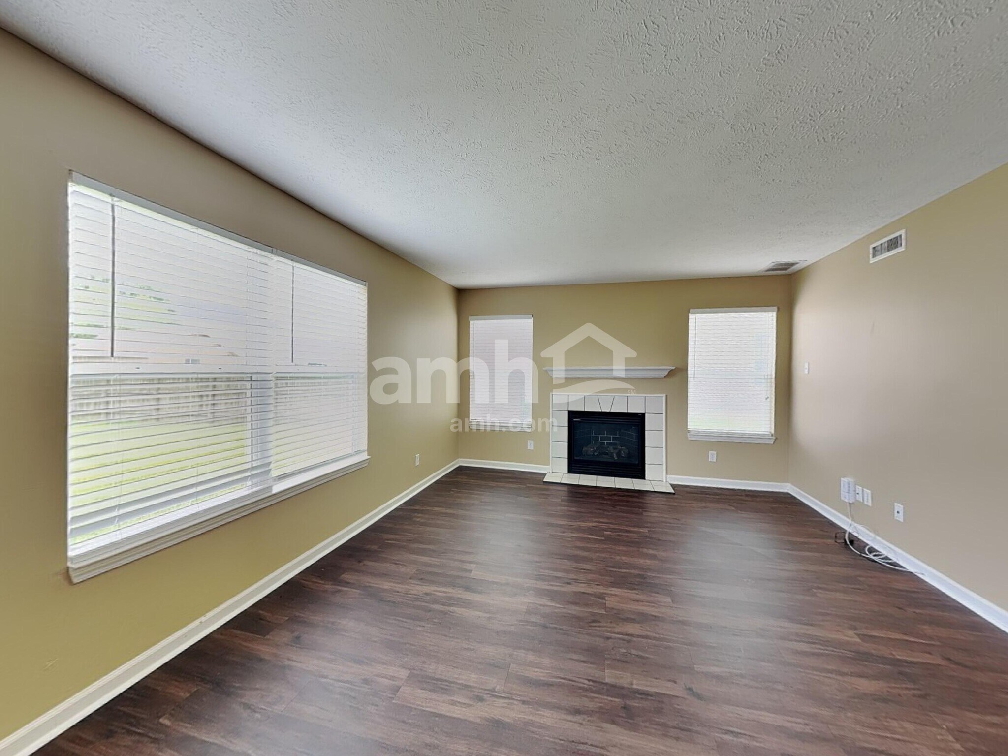 Building Photo - 2493 Monarchy Ln