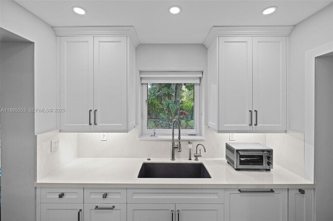 Building Photo - 90 NE 106th St