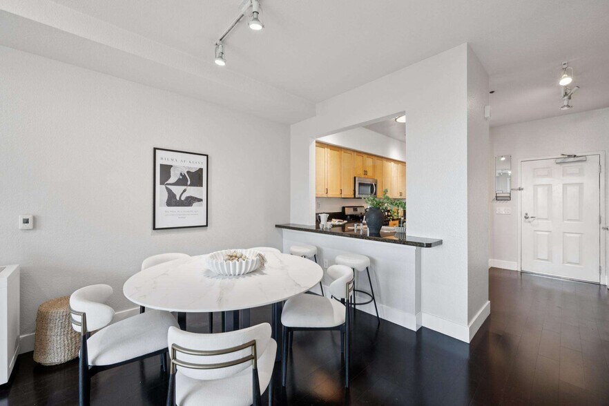 Building Photo - 1535 Brunswig Ln