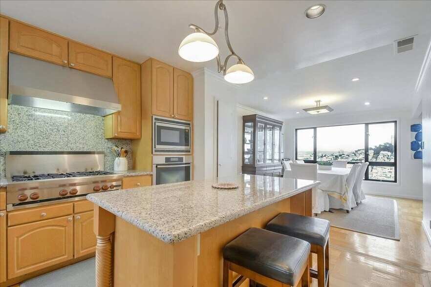 Building Photo - 1021 Greenwich St