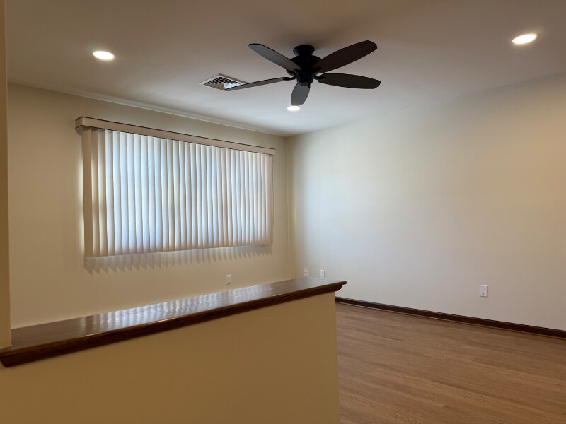 Building Photo - 520 3rd Ave