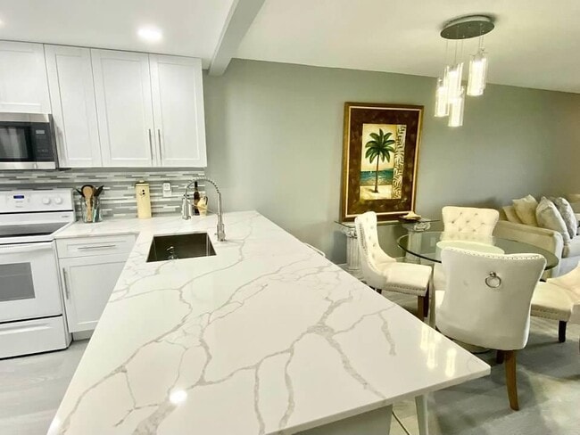 Building Photo - 6461 NW 2nd Ave